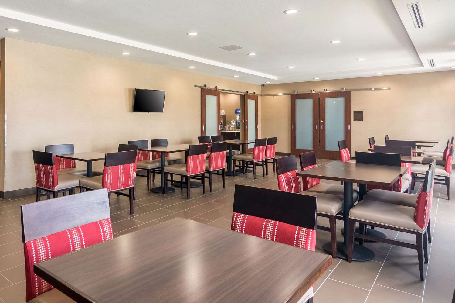 Comfort Suites Meridian And I-40 12/18