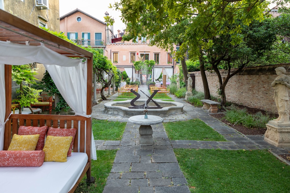 Excess Venice Boutique Hotel & Private Spa 72/79