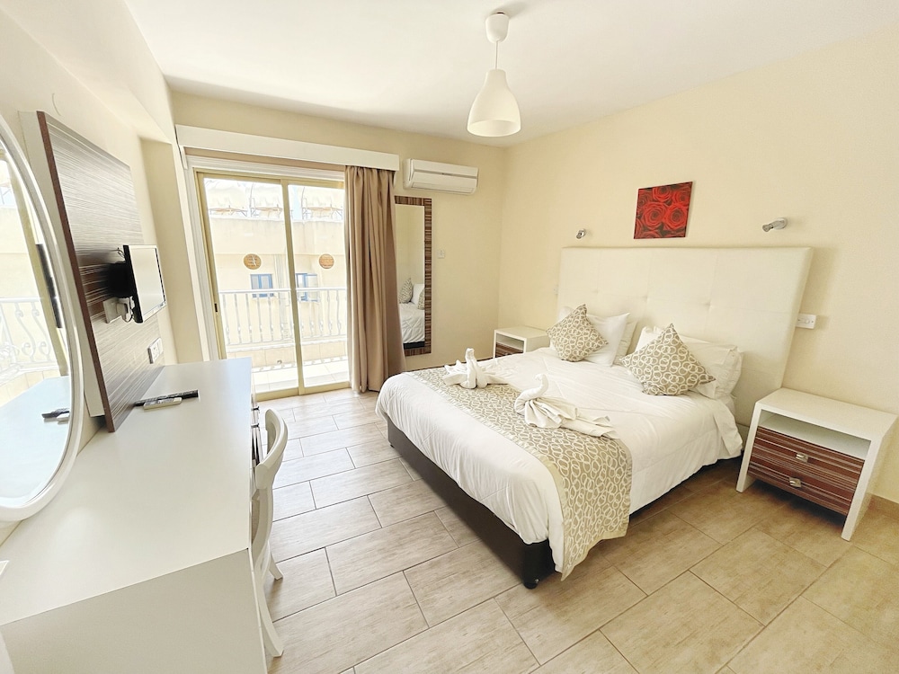 Antonis G Hotel Apartments 6/50