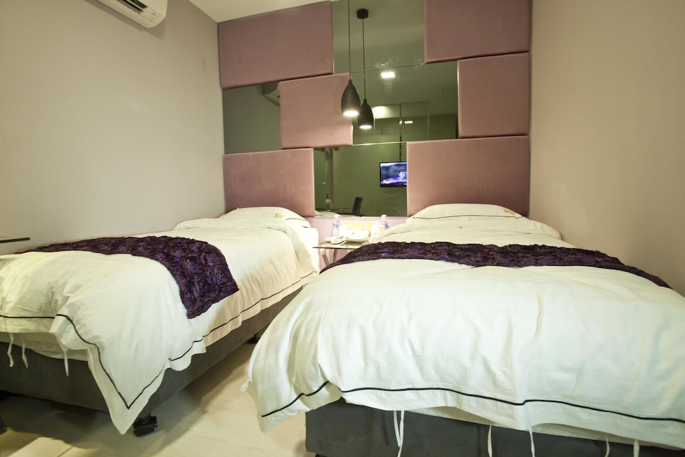 Euro Plus Hotel 13/26