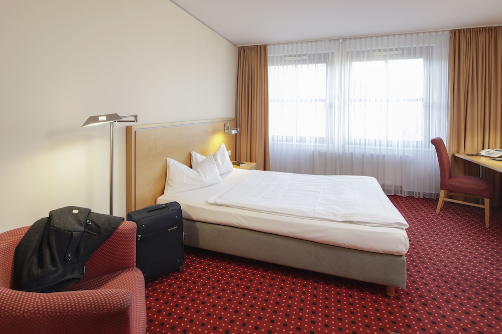 Airporthotel Berlin Adlershof 28/75