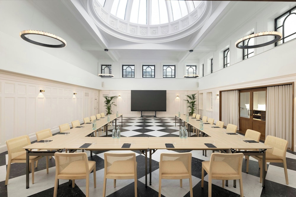 AC Hotel by Marriott Glasgow 37/50