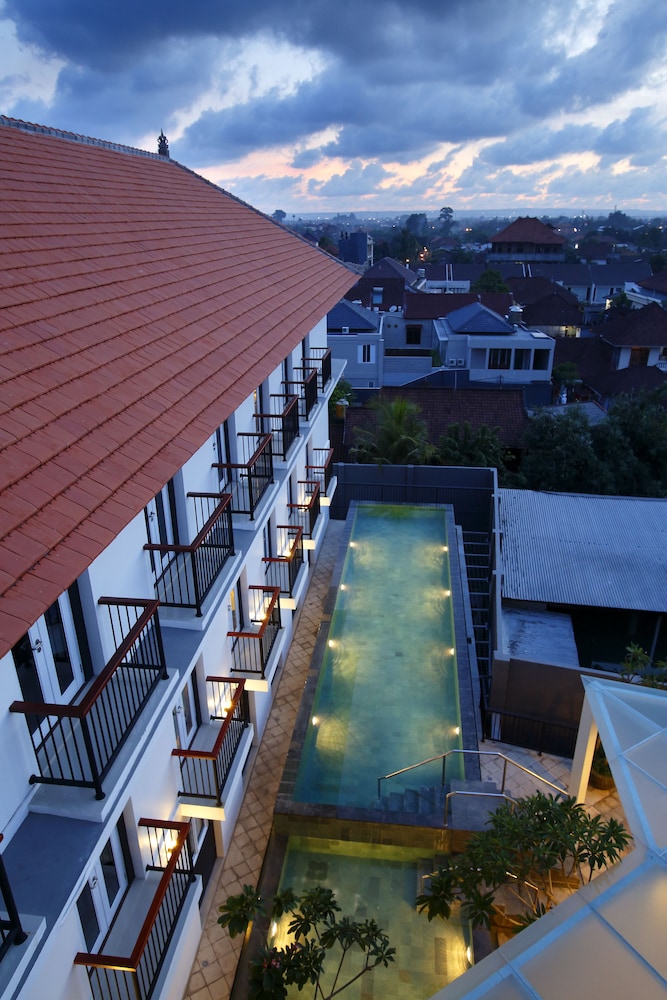Amaris Teuku Umar 10/52