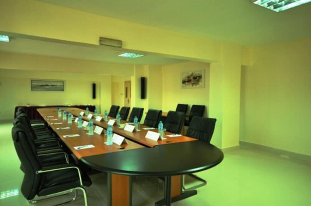 BON HOTEL STRATTON ASOKORO 38/45