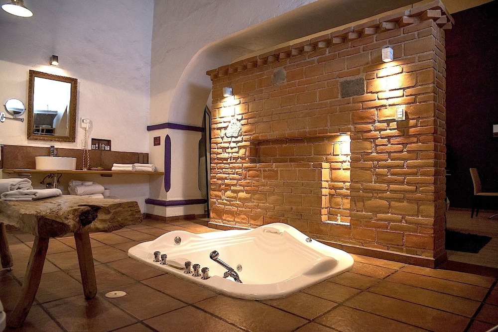 El Sueno Hotel And Spa 55/77