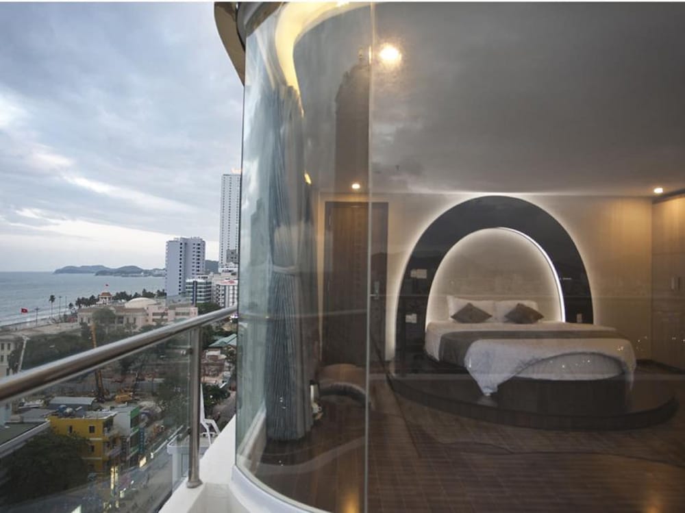 New Sun Hotel 50/50