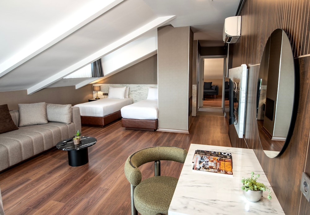 HOTEL BOSFORA 39/50