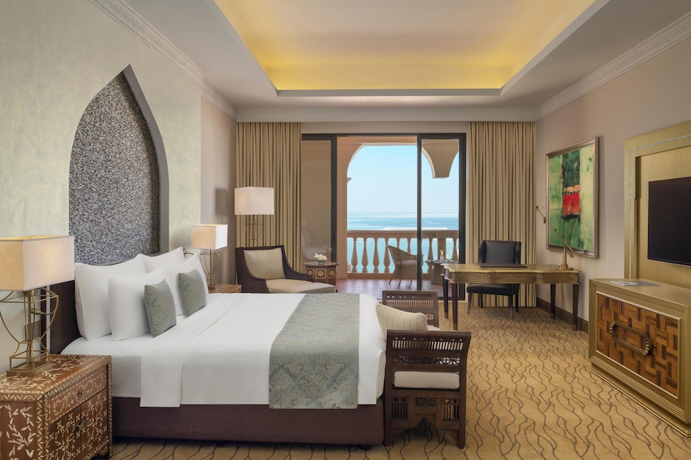 Suite, Sea View
