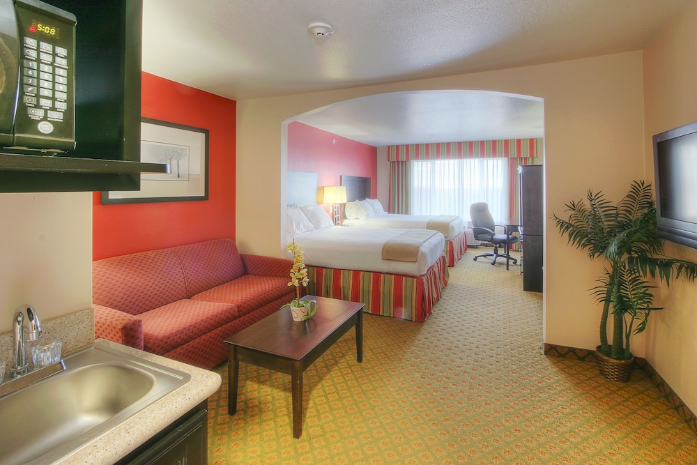 Holiday Inn Express Hotel Suites Tucumcari 25/38