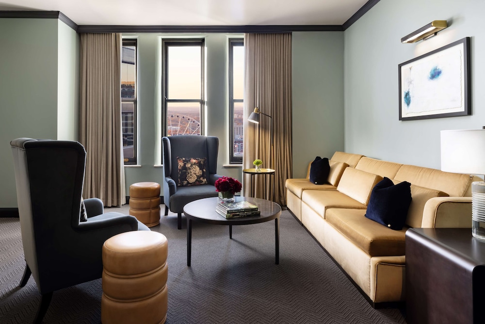 The Candler Hotel Atlanta Curio Collection by Hilton 30/55