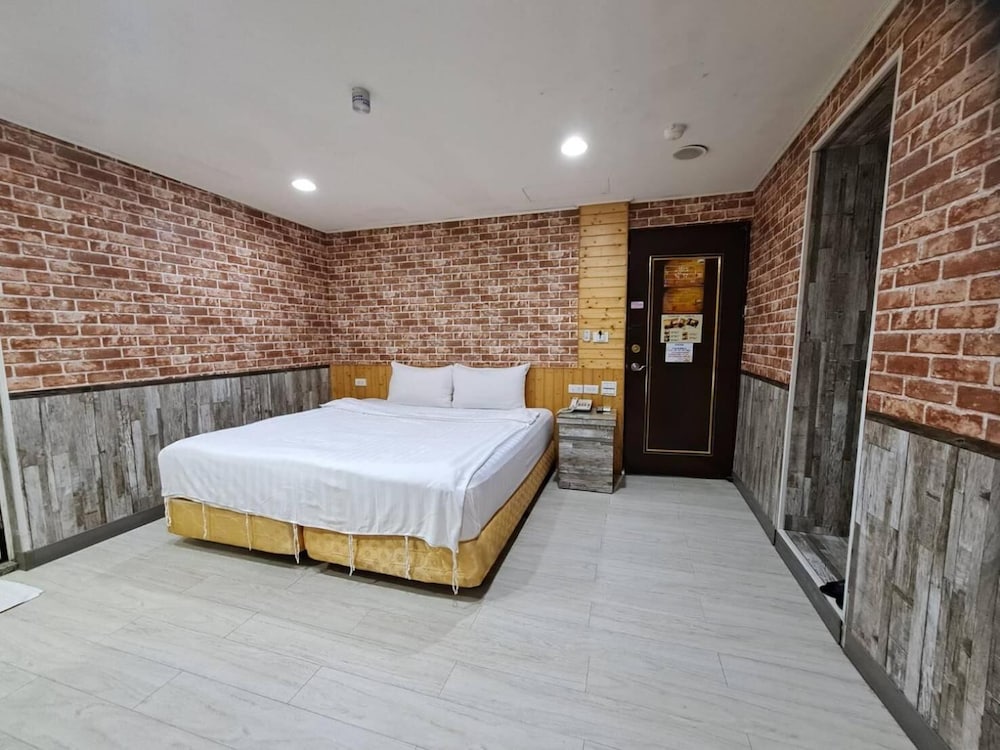 Bin City Hotel 29/50