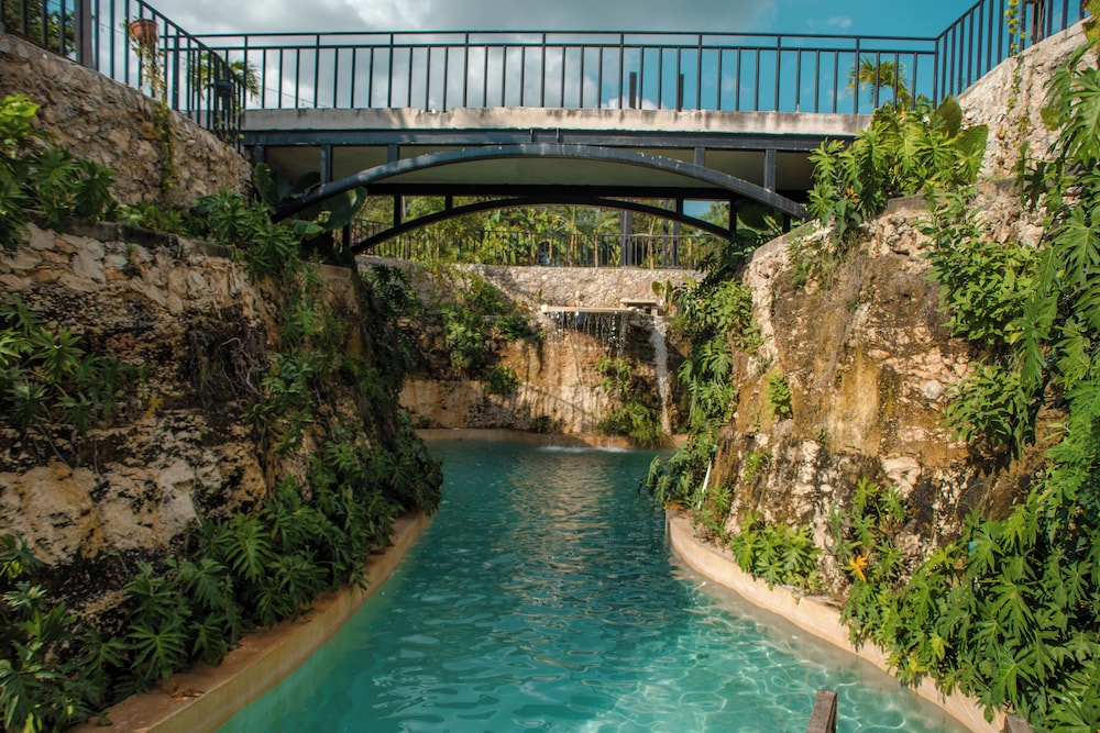 Hotel Boutique Cenote San Ignacio 45/50