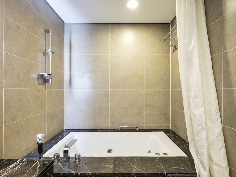 Ramada Encore by Wyndham CheonAn 46/50