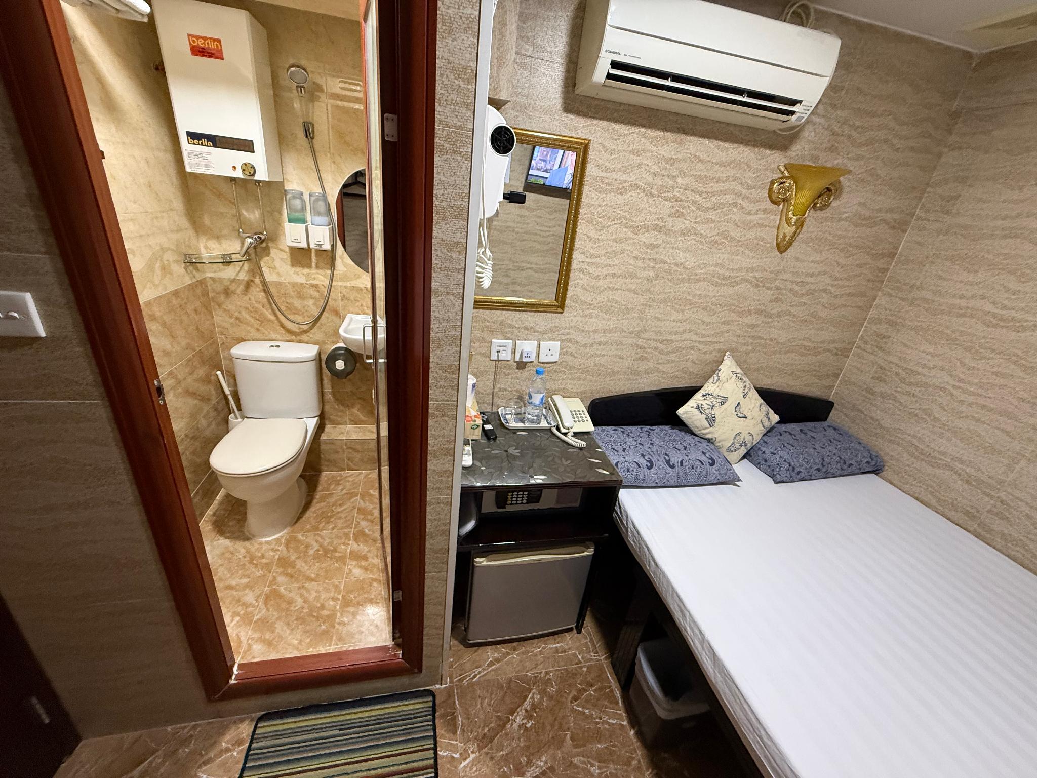Valentine Guest House 46/50