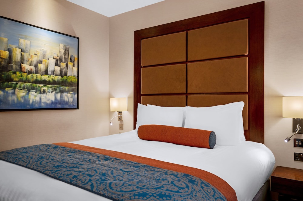 Leonardo Royal Hotel London St Pauls 26/85