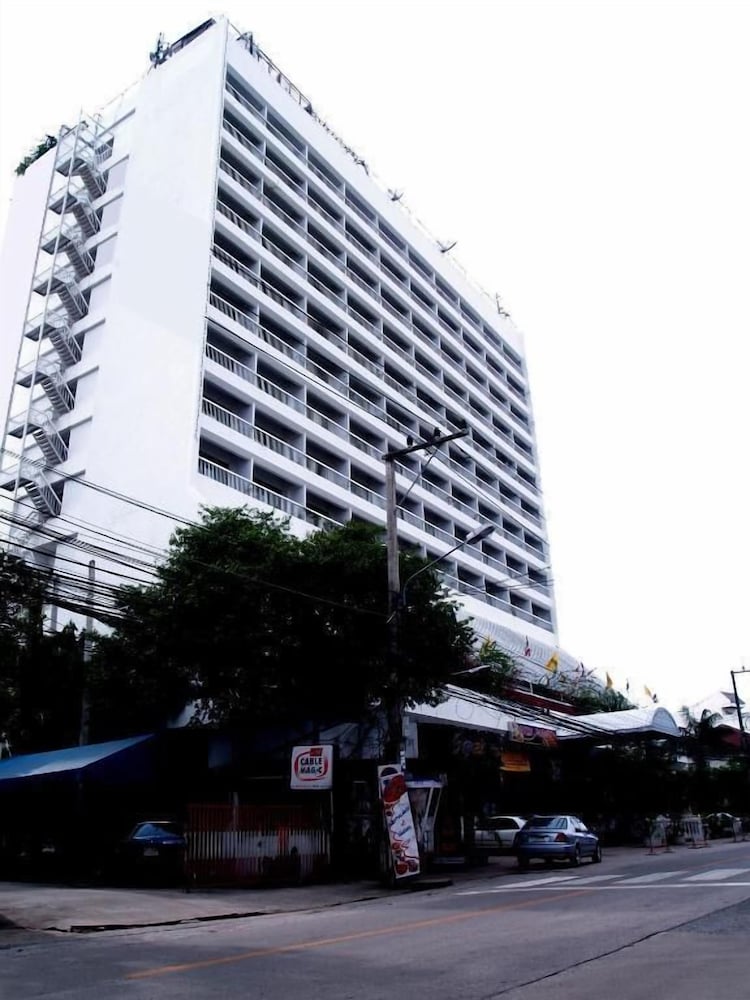 Pailyn Hotel Phitsanulok 70/76
