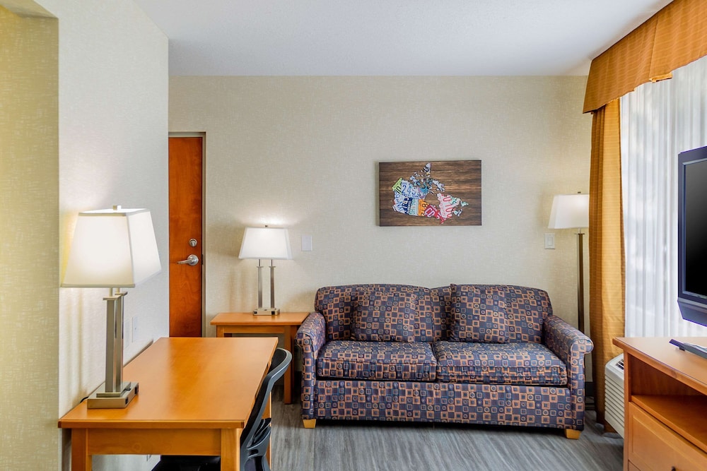 Econo Lodge Inn & Suites Calgary - University 22/32