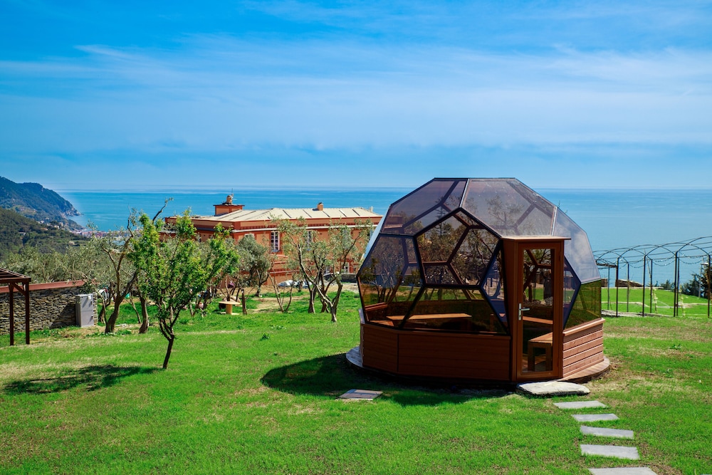 Villa Riviera Suites 33/50