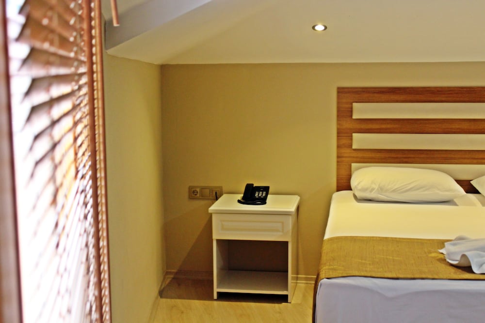 Feza Otel 15/64