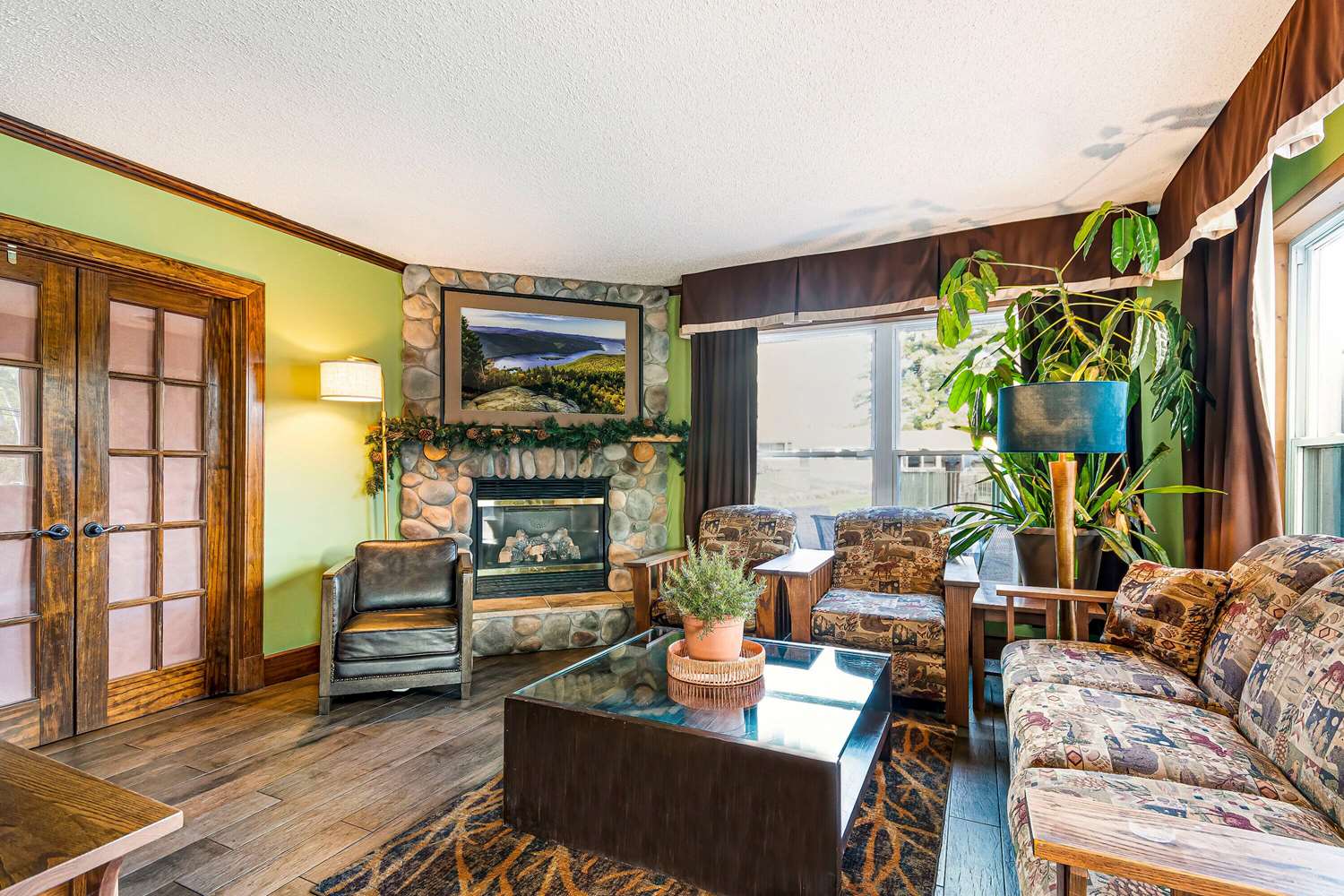 Super 8 By Wyndham Lake George/Downtown 5/13