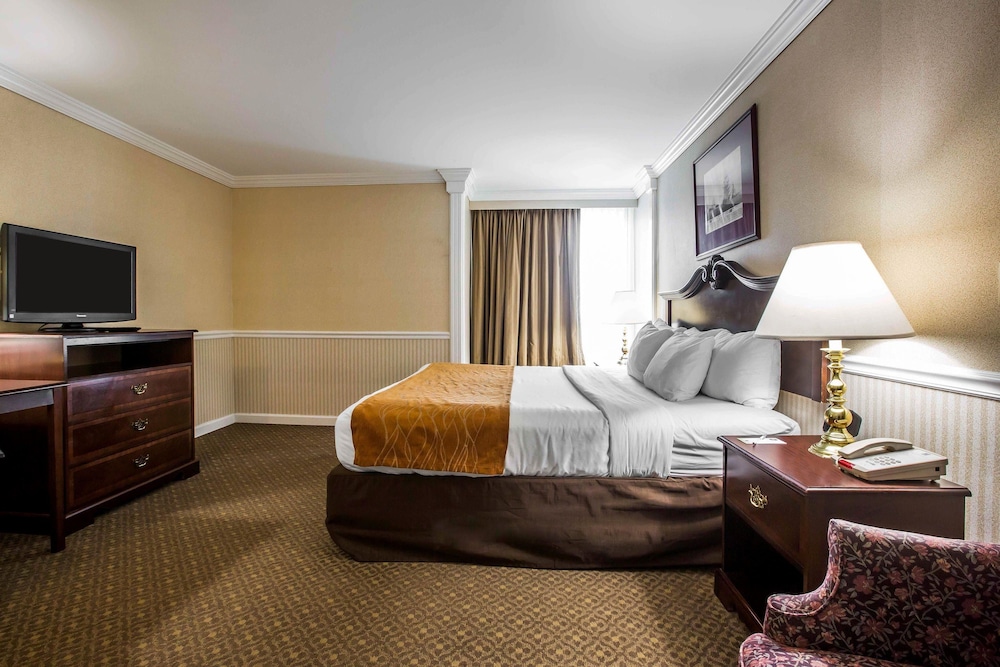Comfort Inn & Suites Plattsburgh - Morrisonville 15/37