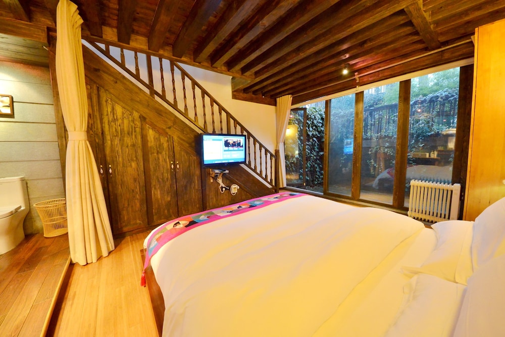 Lijiang Shuhe Youyiju Private Club 22/50