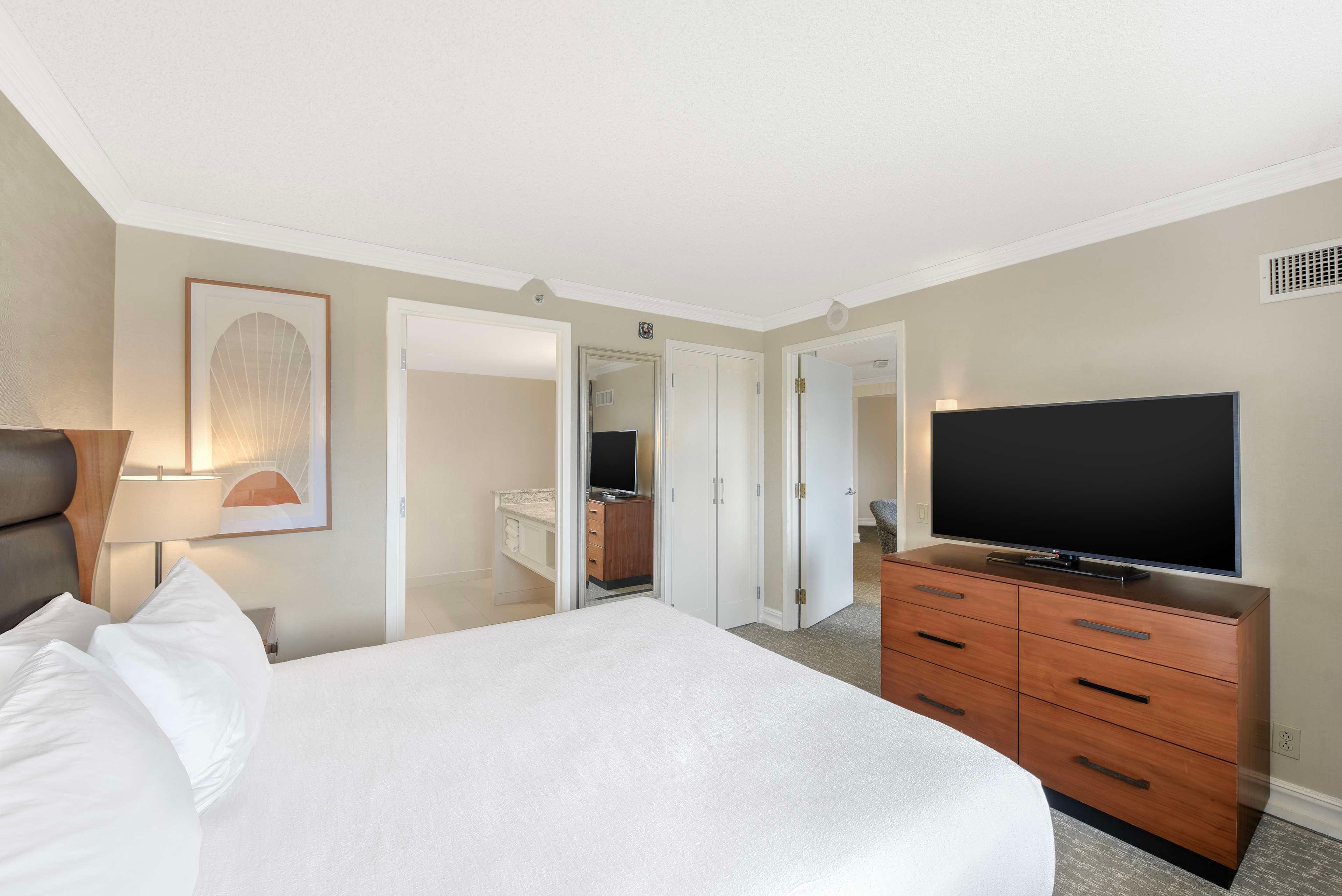 غرفة بسرير كينج بغرفة نوم واحدة لذوي الإعاقة، Embassy Suites by Hilton Anaheim Orange 3/4