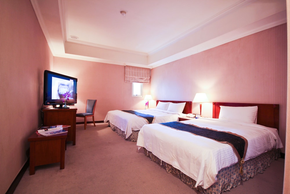 Grand Boss Hotel 8/46
