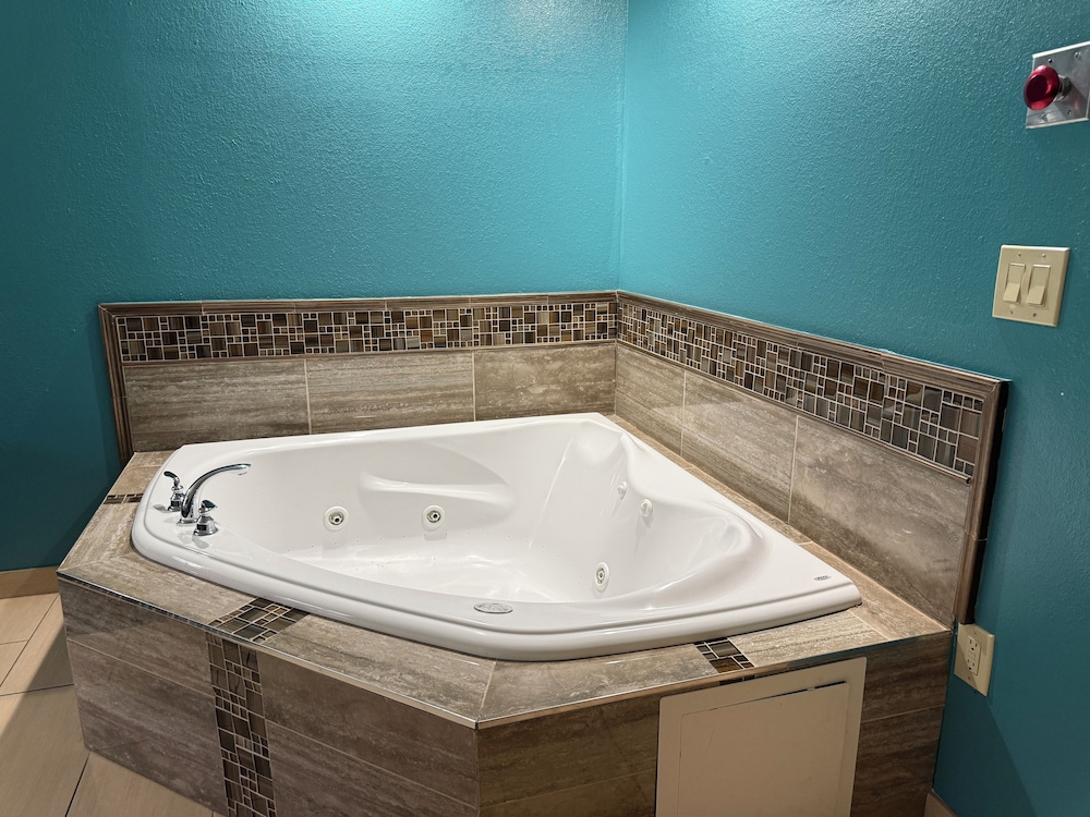 Baymont Inn And Suites Kingston Plymouth Bay 38/42