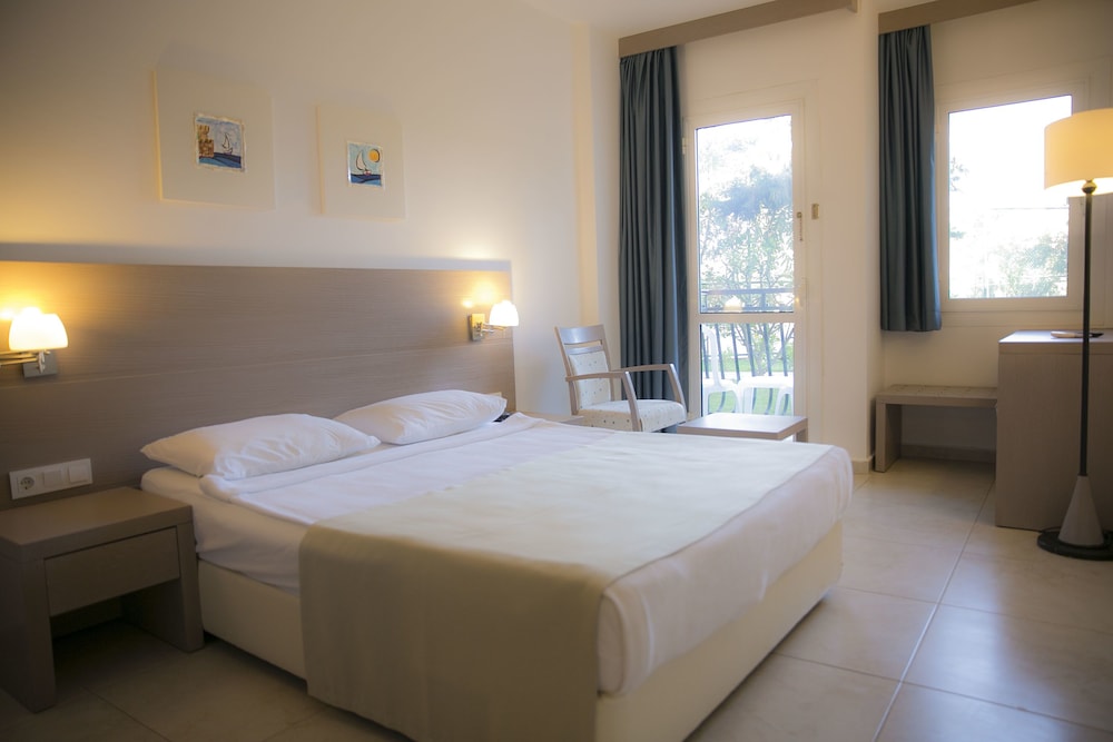 Bodrum Sea Side Beach Club Hotel - All Inclusive 15/72