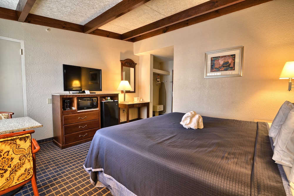 Howard Johnson by Wyndham Bangor 20/34