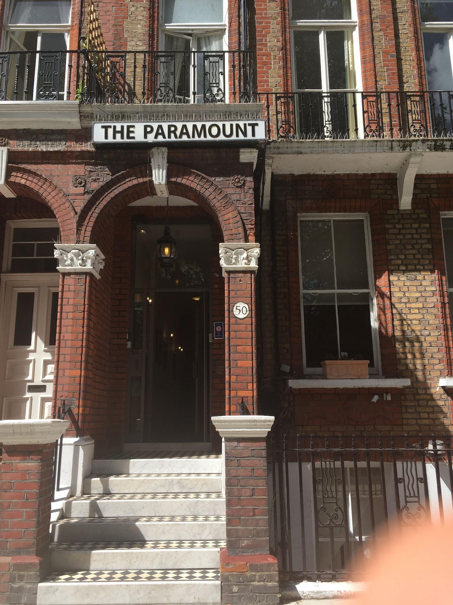 Paramount Hotel 4/45