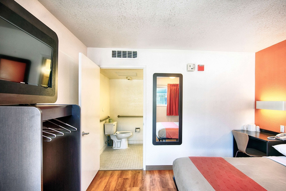 Motel6 Mammoth Lakes, CA 36/55