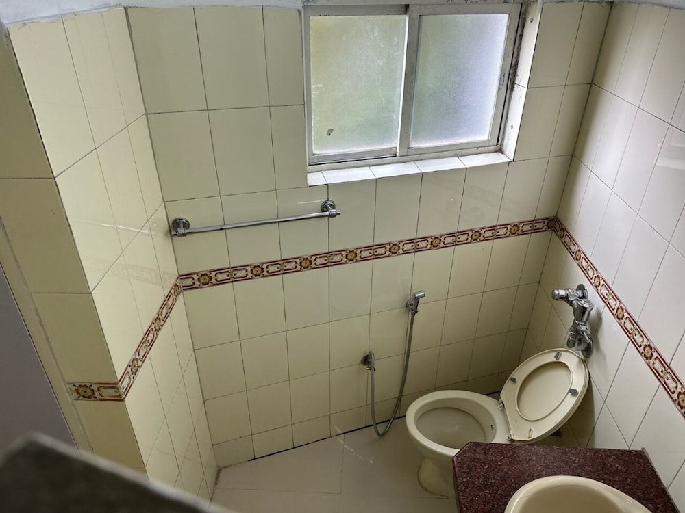 Hotel Preethi Palace 32/34