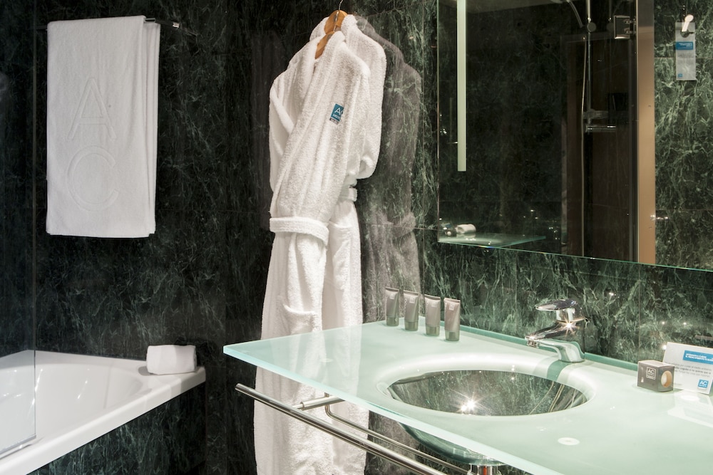 AC Hotel Valencia by Marriott 23/71