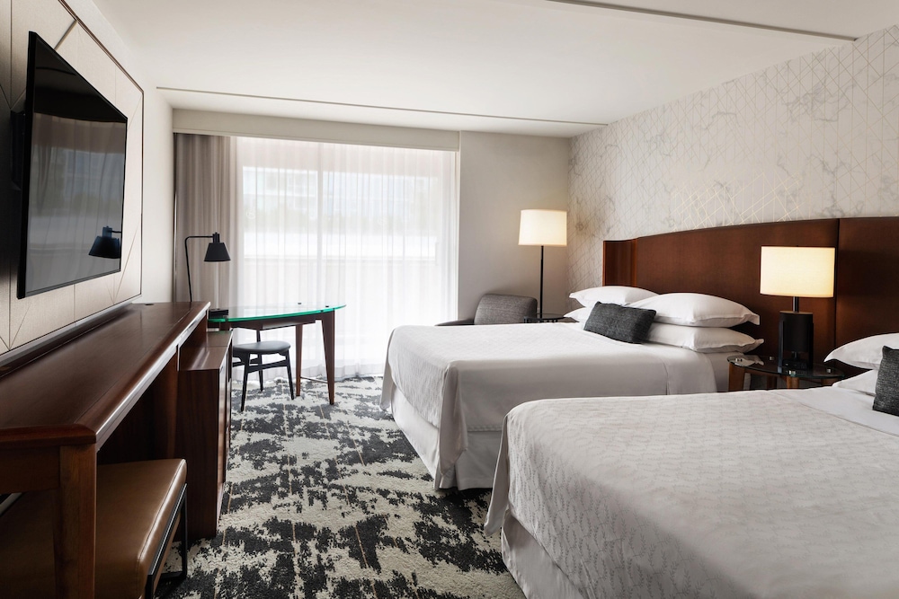 Traditional, 2 Queen Beds, City View, Balcony