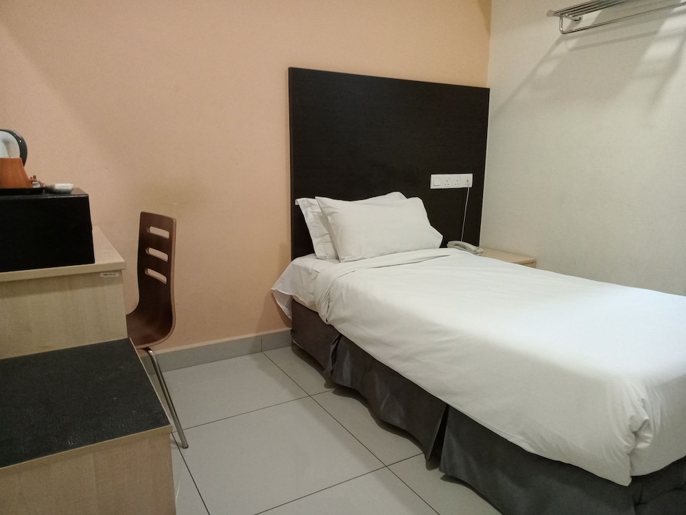 Avenue Bangi Hotel 20/36