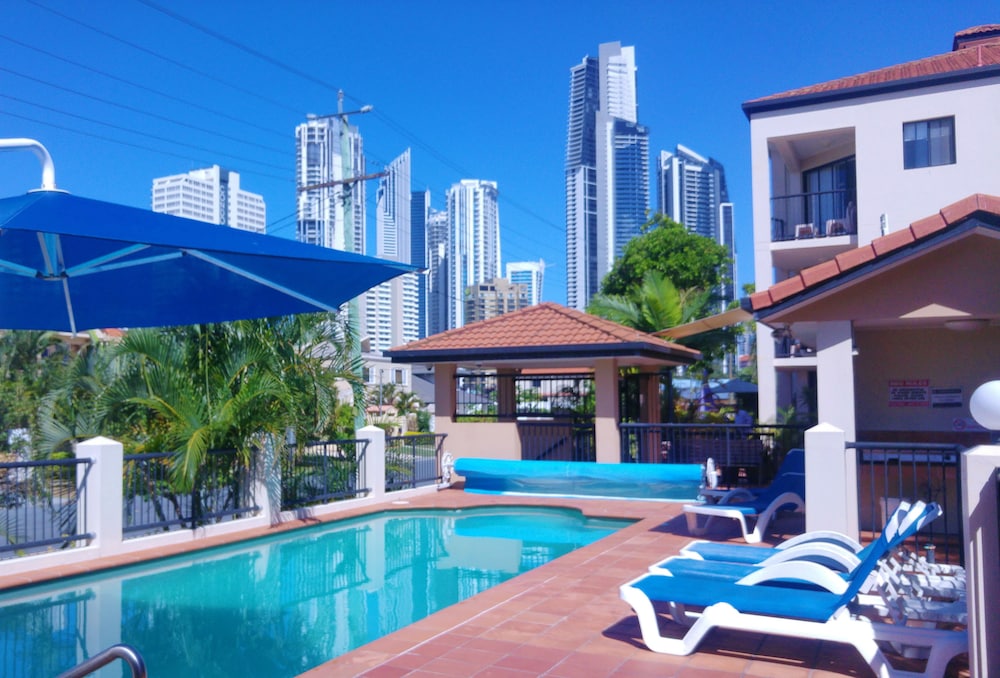 Chevron Palms Holiday Apartments 9/35