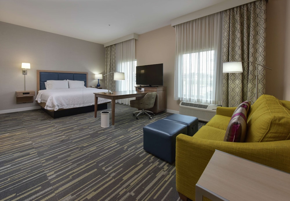 Hampton Inn Suites Seattle Redmond Wa 32/38