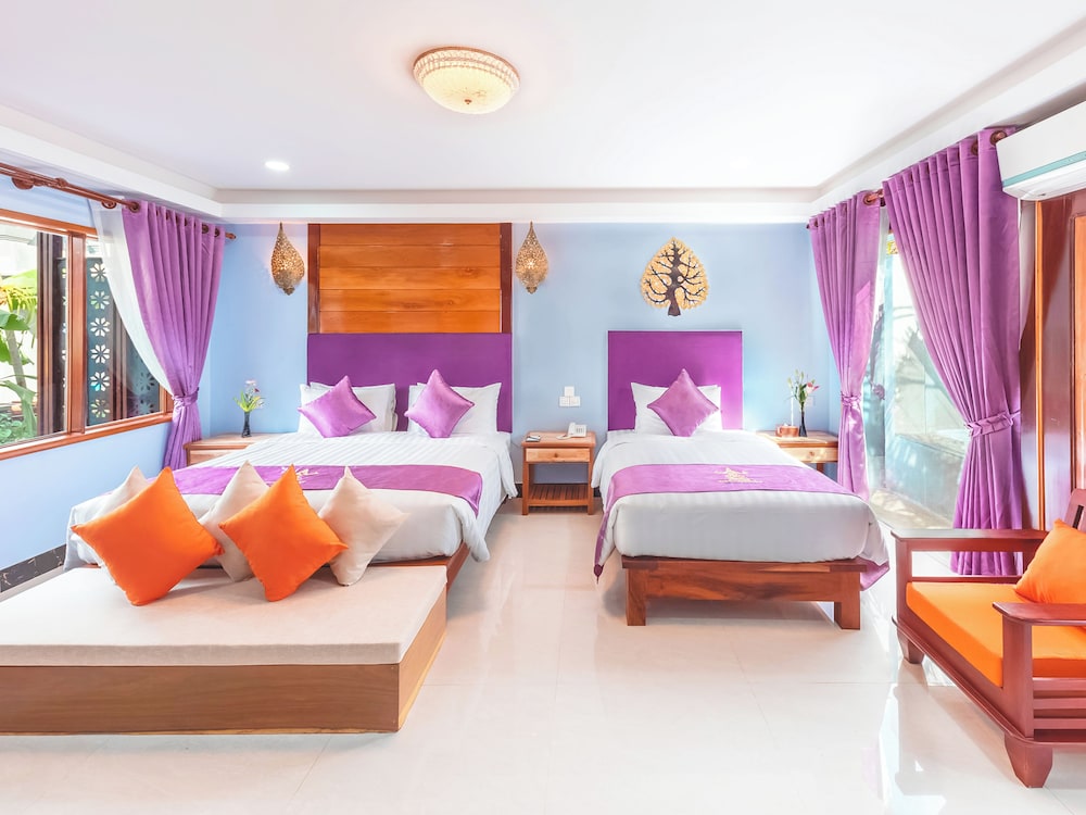 4 ROOMS, PREMIER, SUITE, KING BED, POOL ACCESS