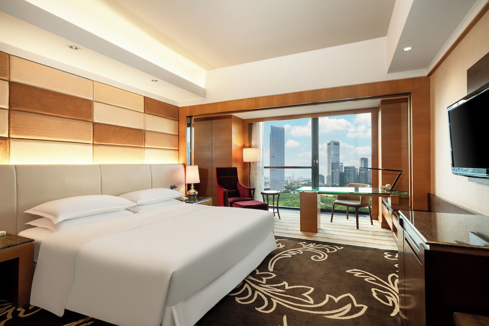 1 Bedroom, Club, Suite, King Bed, River View