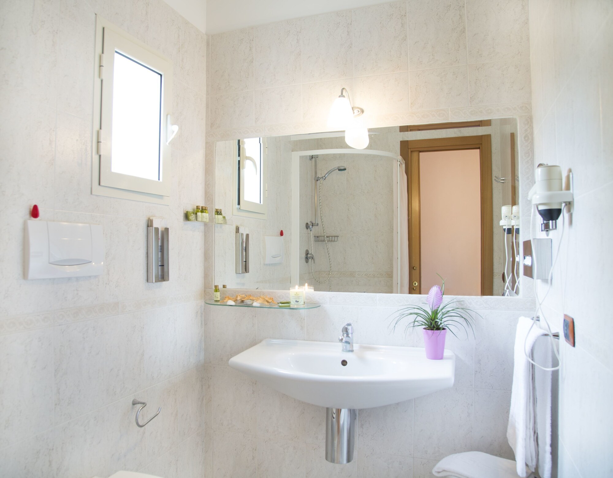 غرفة قياسية بسريرين منفصلين، Garden Hotel Ripa 3/3