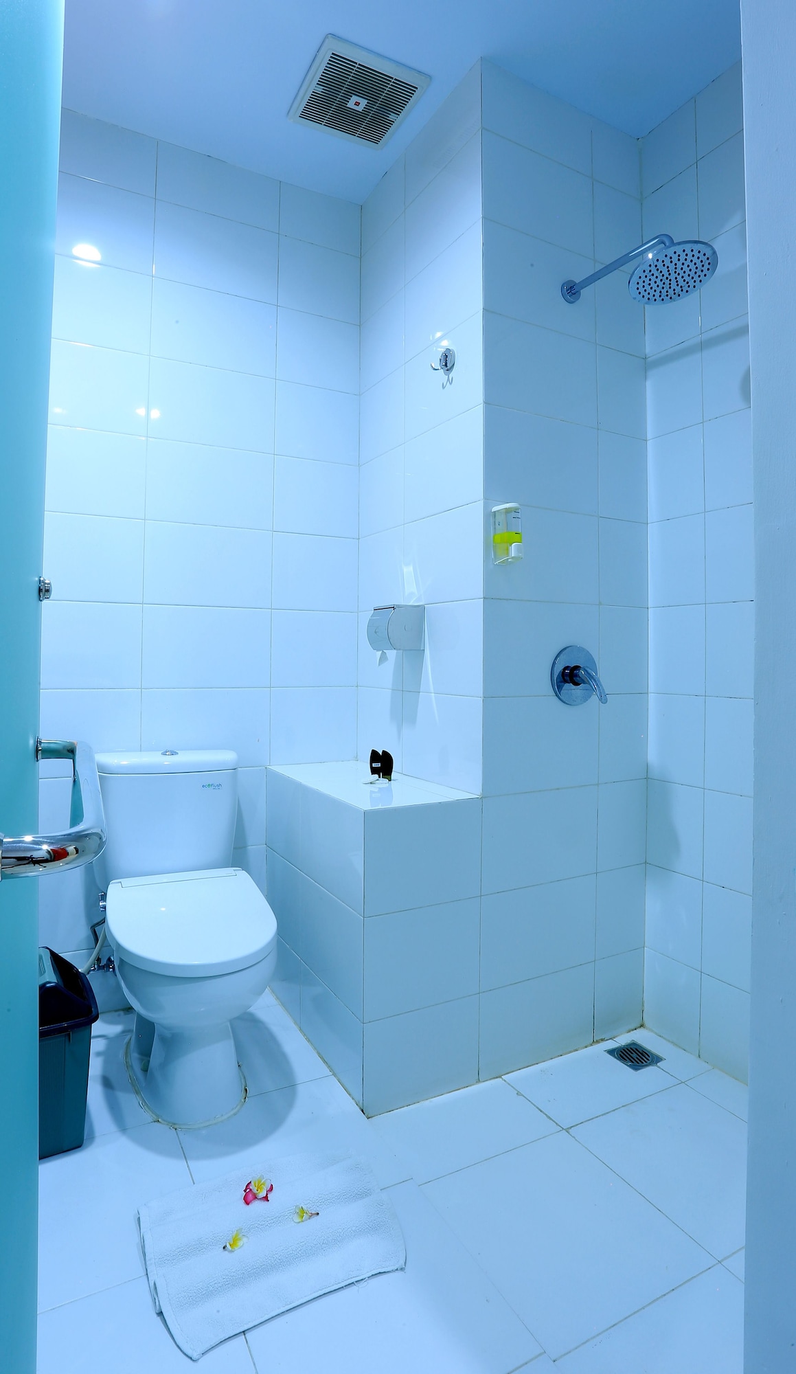Senior, Double Bed، FIZZ HOTEL LOMBOK 4/4