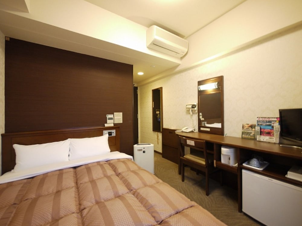 Hotel Route-Inn Yokohama Bashamichi 16/30