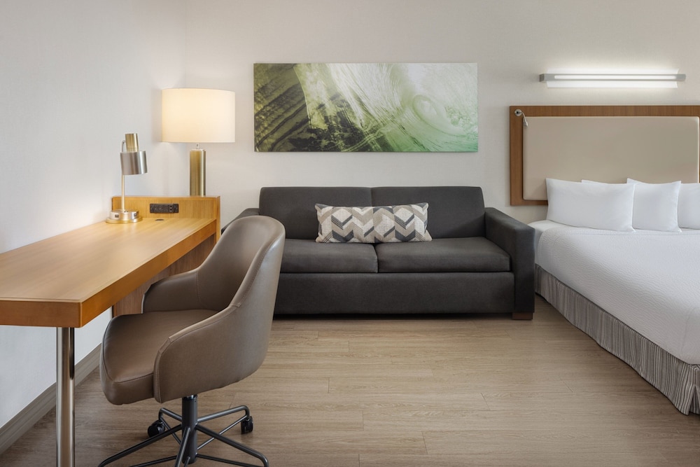 SpringHill Suites Orange Beach at The Wharf 43/66