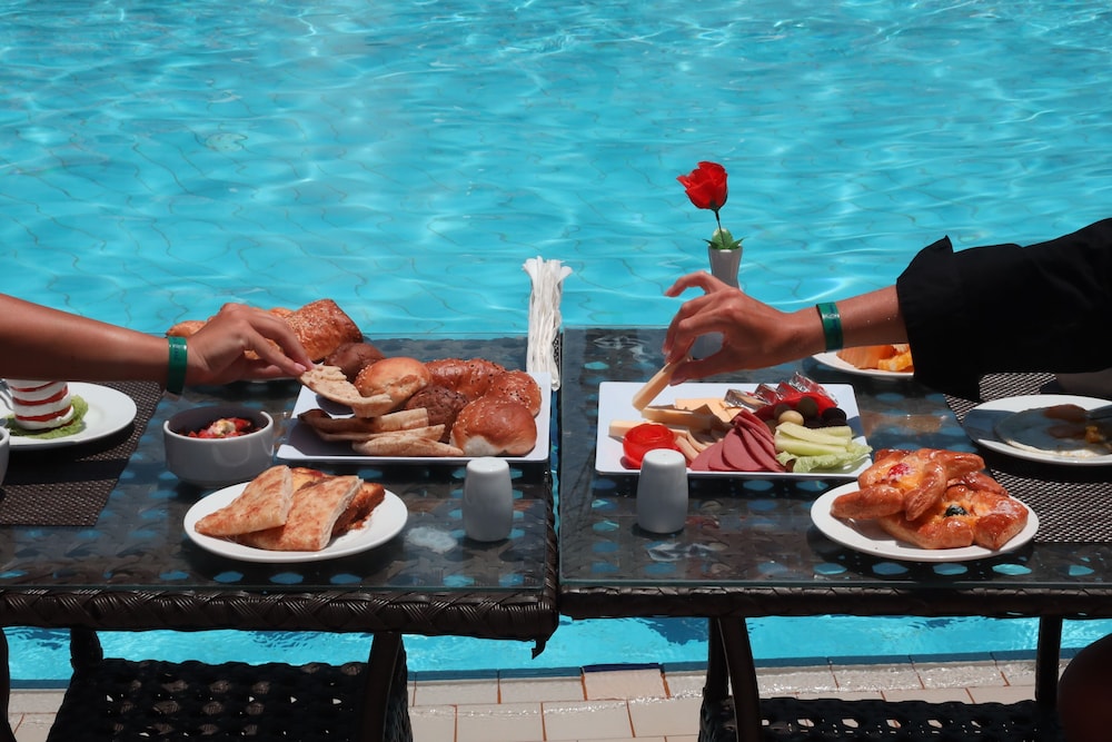 Dive Inn Resort 90/107