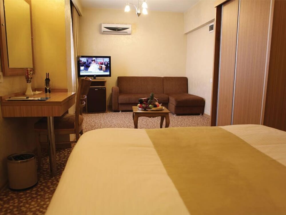 Sun Inn Hotel 16/17