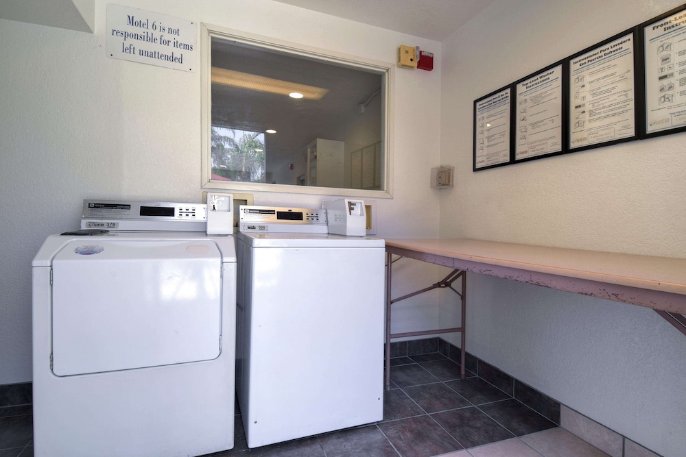 Motel6 Jurupa Valley, CA - Riverside West 17/44