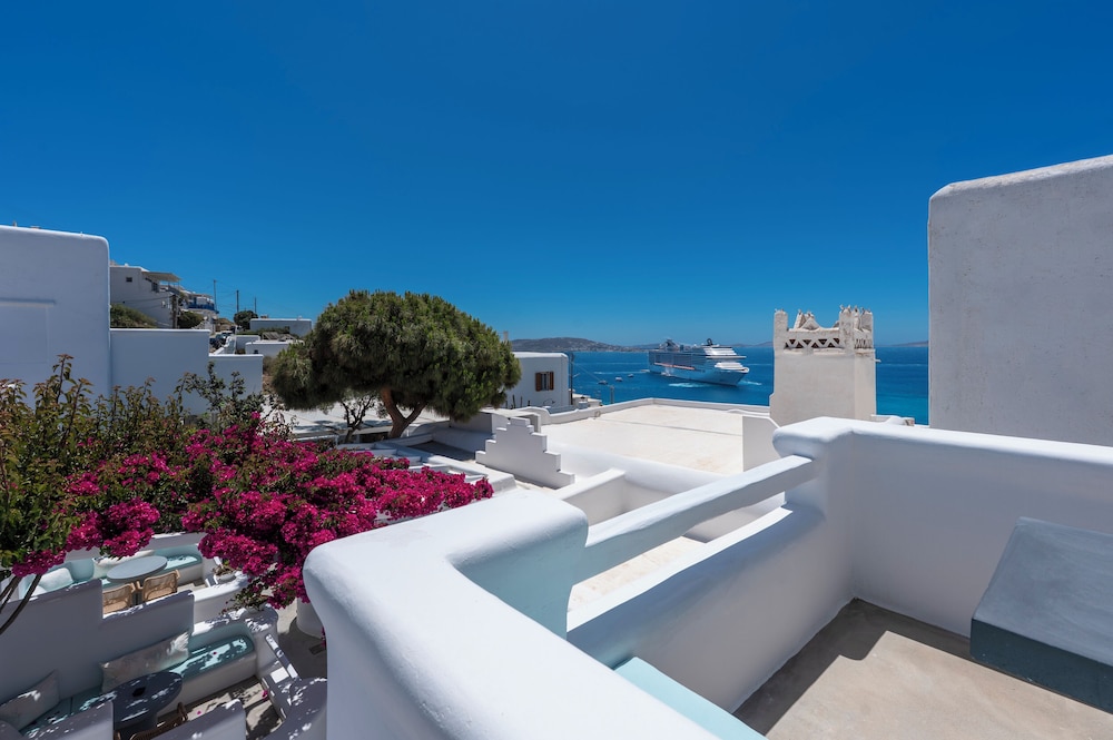 Flaskos Suites 44/50