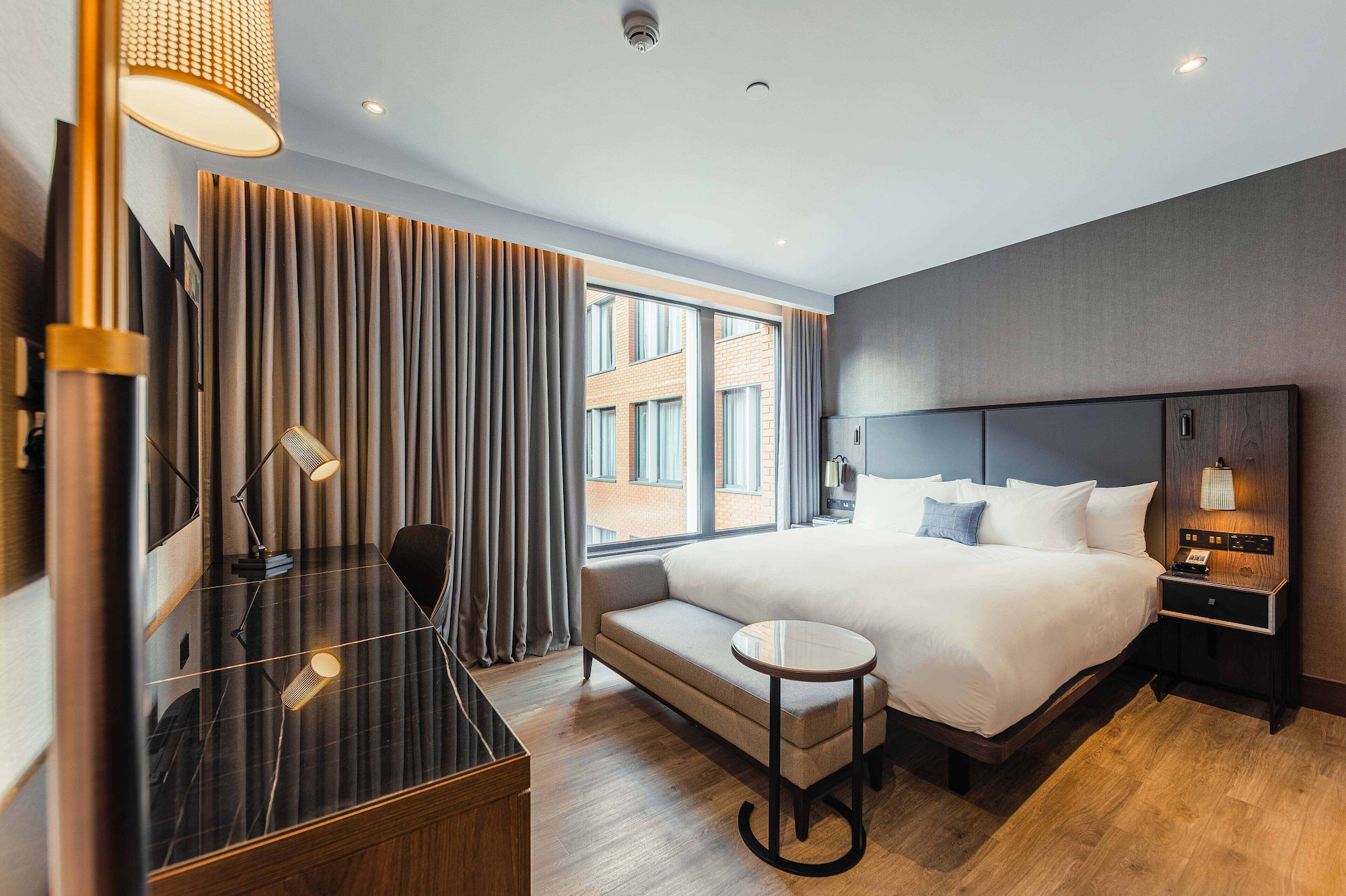 Kids, King Bed، The Fellows House Cambridge, Curio Collection by Hilton 2/3